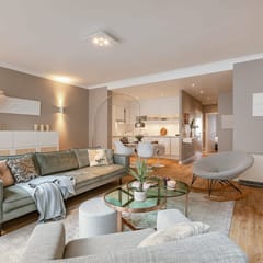 Waterfront retreat w/ beach access & balcony