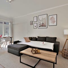 Cozy apartment w/ balcony & parking