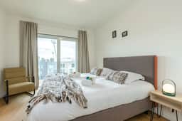 Charming 2BR apartment w/ kitchen & workspace - Image 3