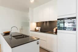Charming 2BR apartment w/ kitchen & workspace - Image 4
