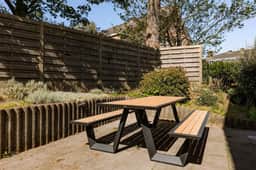 Coastal family home w/ backyard & BBQ - Image 4