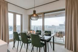 Coastal apartment w/ balcony & parking - Image 2