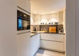 Pet-friendly Ghent retreat w/ terrace - Image 4