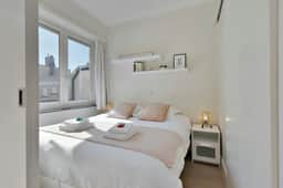 Cozy apartment w/ balcony & parking - Image 3