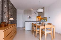Coastal retreat near beach w/ terrace - Image 2