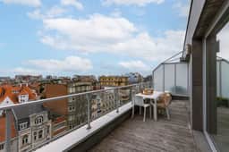 Coastal retreat near beach w/ terrace - Image 4