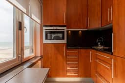 Waterfront retreat w/ Wifi & workspace - Image 4