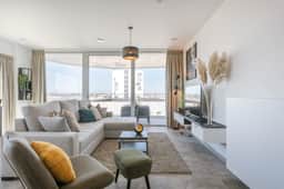 Coastal retreat - terrace, beach gear & sea views - Image 2