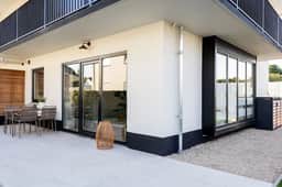 Bright apartment near beach w/ backyard - Image 5