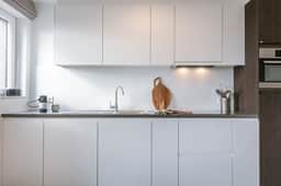 Bright 2BR retreat w/ kitchen & workspace - Image 4