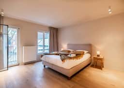 Bright 1-bed near Ghent dining w/ terrace - Image 3