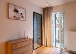 Bright 1-bed near Ghent dining w/ terrace - Image 5