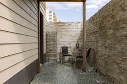 Coastal hideaway w/ full kitchen & terrace - Image 5