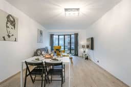 1BR unit w/ Wifi & workspace - Image 2