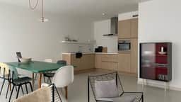Bright 1BR apartment w/ sea-view - Image 2