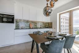 1BR unit w/ parking & elevator - Image 2
