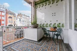 Seaside townhouse w/ terraces & beach gear - Image 5