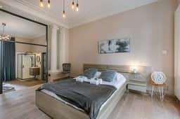 Spacious retreat w/ rooftop terrace & kitchens - Image 3