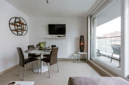 Bright coast escape w/ double terrace - Image 2