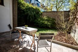 Cozy 1BR stay w/ backyard & balcony - Image 4