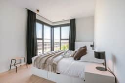 Bright 2BR apartment w/ balcony & private entrance - Image 3