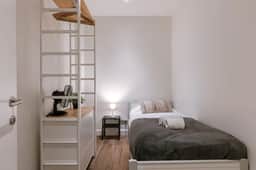 3BR apartment w/ kitchen - Image 5