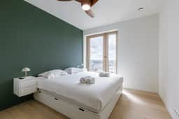 Comfortable retreat w/ patio & parking - Image 3
