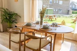 Cozy 2BR apartment w/ beach access - Image 2