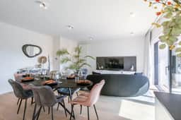 Bright 2BR apt near coastal tram w/ terrace - Image 2