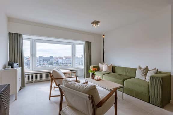 Art Deco apartment w/ skyline view - Image 1