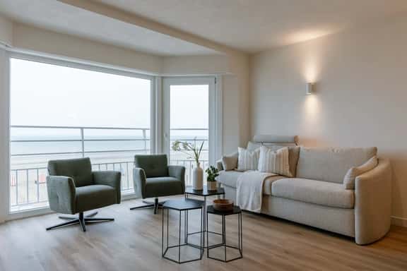 Waterfront retreat w/ beach access - Image 1