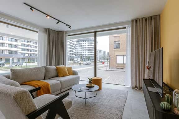 Cozy 2BR apartment w/ kitchen & balcony - Image 1