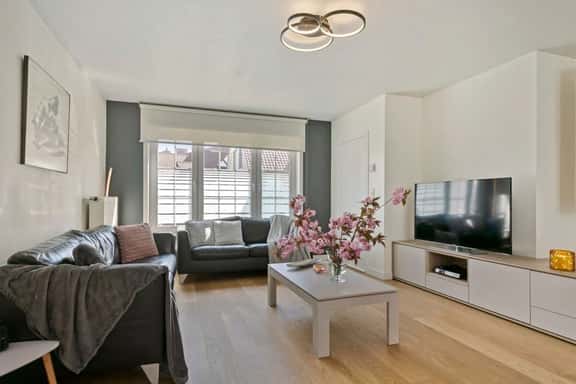 3BR home w/ kitchen & parking - Image 1