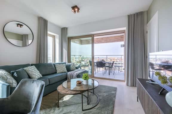 1BR unit w/ parking & elevator - Image 1