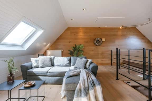 Spacious retreat w/ rooftop terrace & kitchens - Image 1