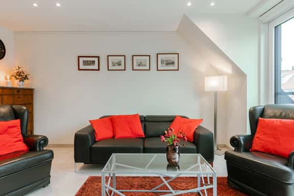 Beachfront Apt w/Terrace, City View & Fast WiFi - Image 1