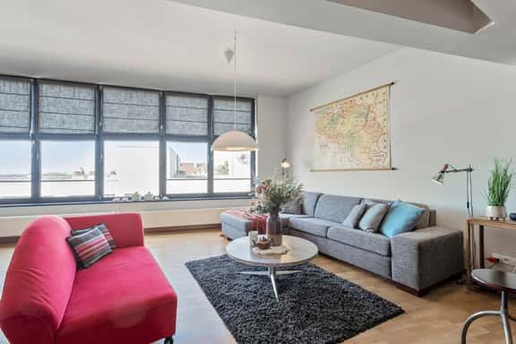 Top-floor penthouse w/ beach access - Image 1