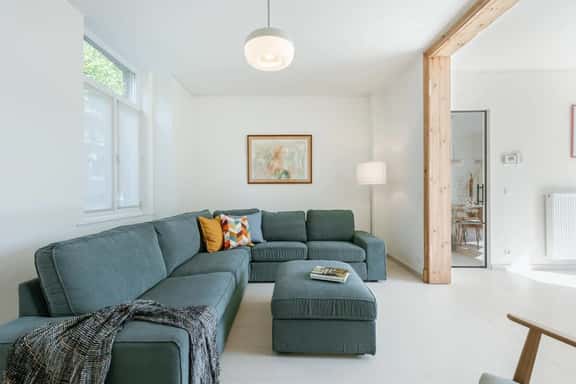 Heart of Poperinge: Terrace, Backyard & Game Room - Image 1