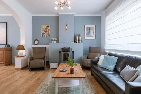 Bright 2BR retreat w/ Wifi & workspace - Image 1