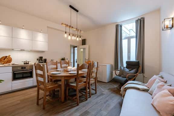 3BR apartment w/ kitchen - Image 1