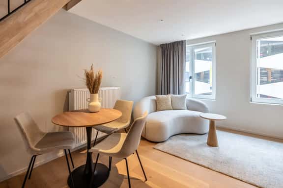 Central Ghent Studio w/ Workspace & Stylish - Image 1