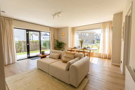 Cozy 2BR apartment w/ beach access - Image 1