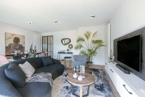 Bright 2BR apt near coastal tram w/ terrace - Image 1