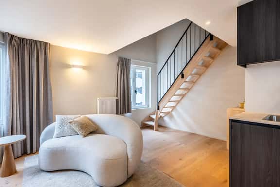 Duplex studio w/ workspace - Image 1