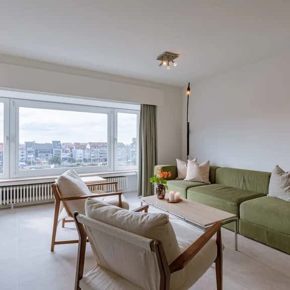 Art Deco apartment w/ skyline view - Image 1