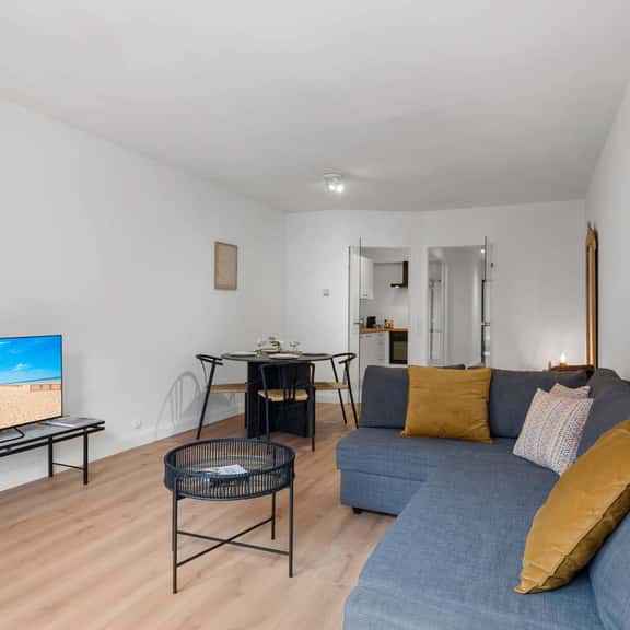 Casiola - Stylish 1BR Apartment in Central Knokke - Image 1
