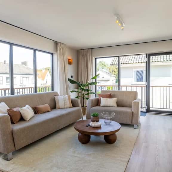 Coastal apartment w/ sauna & balcony - Image 1