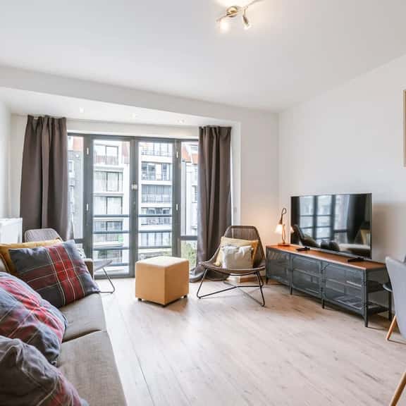 Cozy 2BR unit w/ kitchen & TV - Image 1
