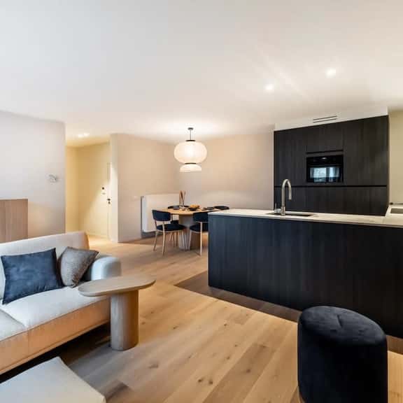 Bright 1-bed near Ghent dining w/ terrace - Image 1