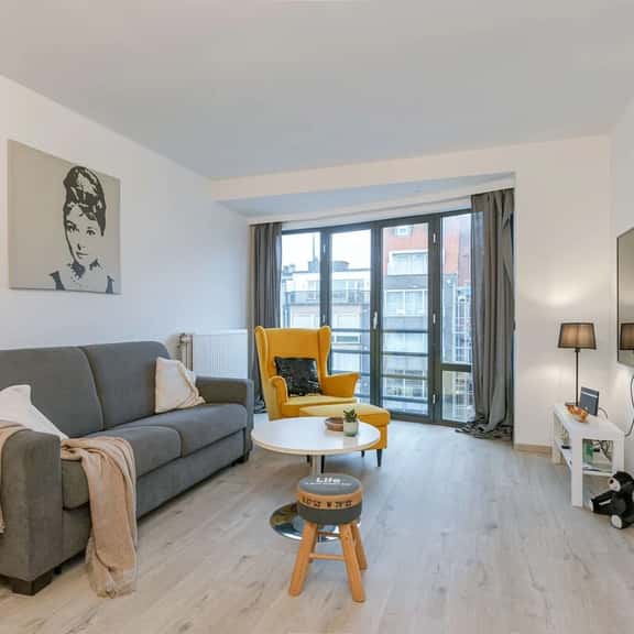 1BR unit w/ Wifi & workspace - Image 1